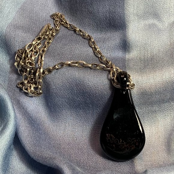 Black Pendant with 3-Dimensional Salmon Pink Floral Design Inside - Picture 2 of 10